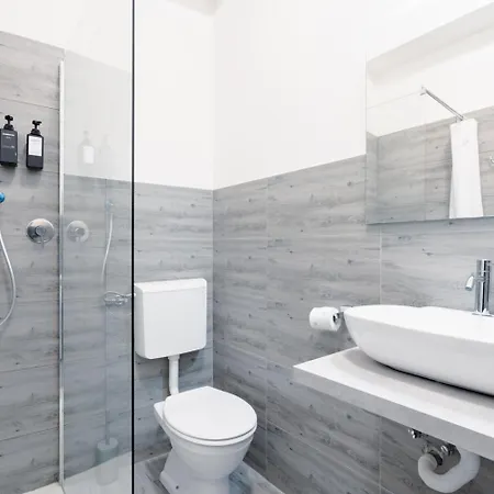 בית הארחה Centrale Bologna בולוניה