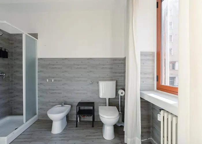 Centrale Bologna 3* בולוניה